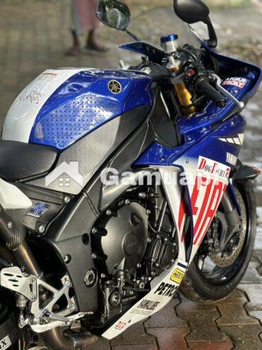 Yamaha R1 YZF Fiat Edition