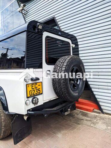 LAND ROVER DEFENDER